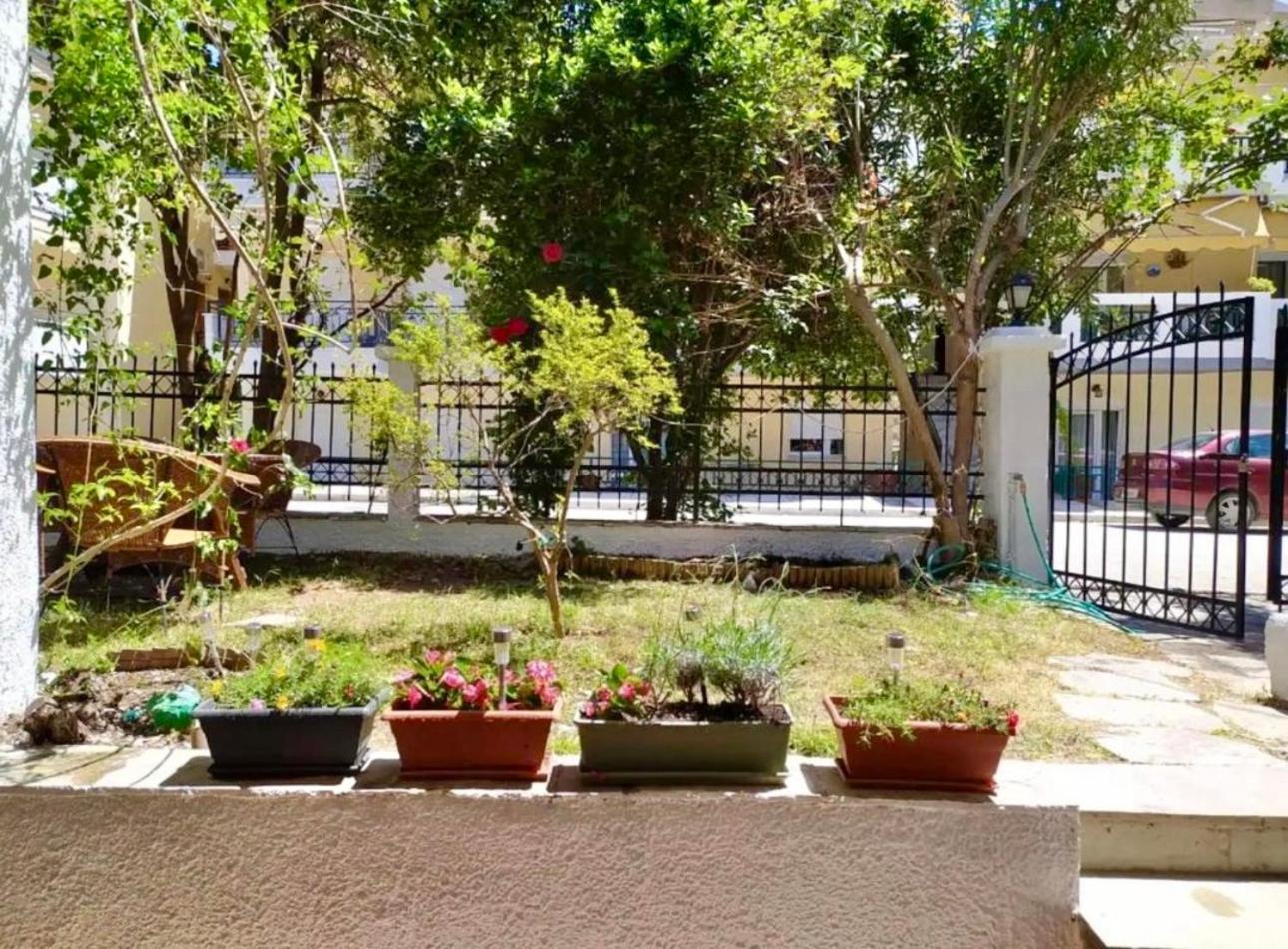Tradiotional House Apartment Metamorfosi  Exterior photo